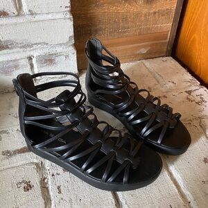 Via Spiga sandals size 6.5 brand new